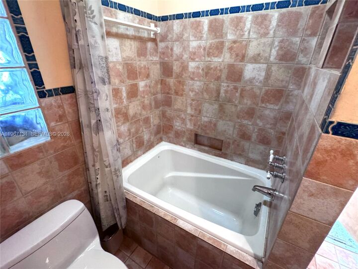 Property Photo:  29-33 SE 4th St  FL 33004 