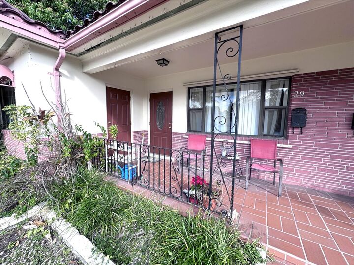 Property Photo:  29-33 SE 4th St  FL 33004 