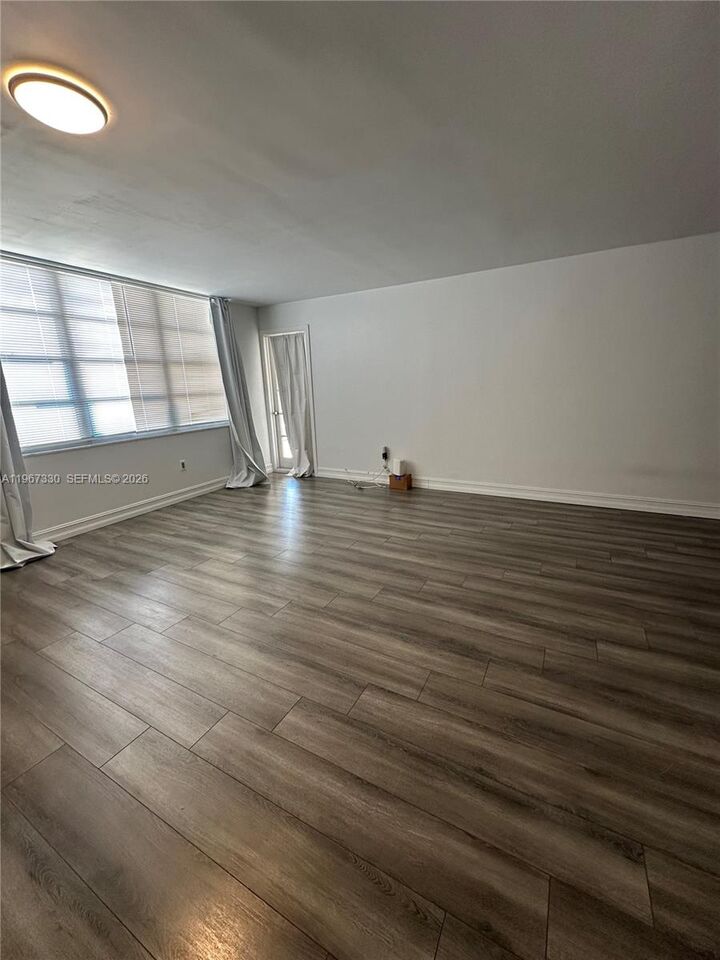 Property Photo: 2750 NE 183rd St Ph07 FL 33160