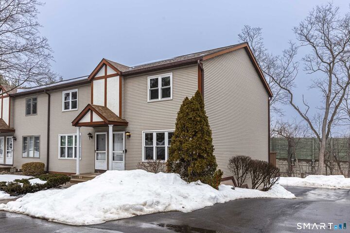 Property Photo: 71 White Oak Avenue Apt B6 CT 06062