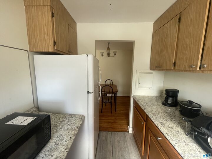 Property Photo:  24 Merrill Street Apt C2  CT 06106 