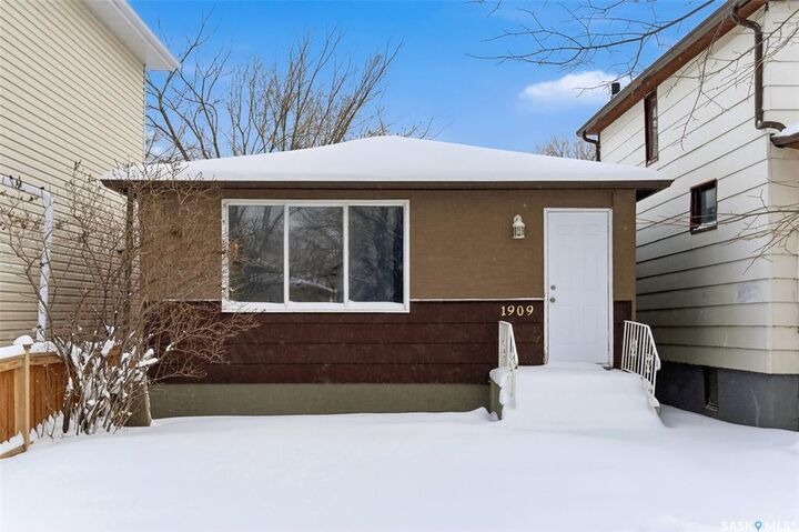1909 Montreal Street — photo 1