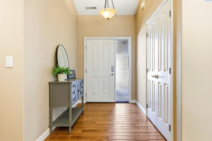 Property Photo: 5505 W 17th Ave WA 99338