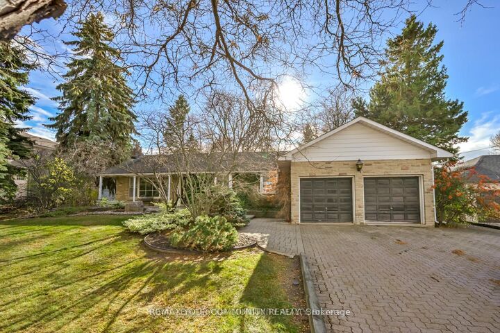 Property Photo: 23 Denham Drive ON L4C 6H6