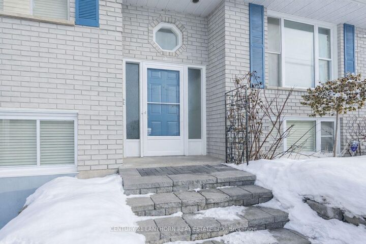 Property Photo:  94 North Murray Street  ON K8V 2E7 