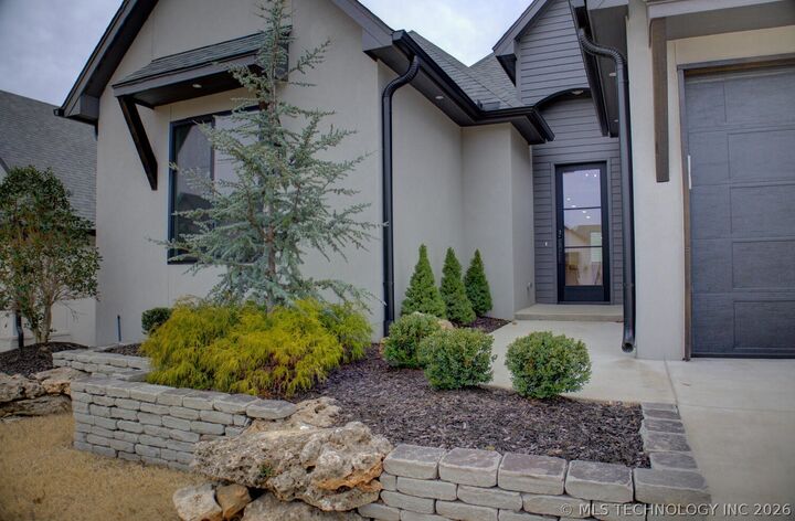 Property Photo:  910 W 86th Street S  OK 74132 