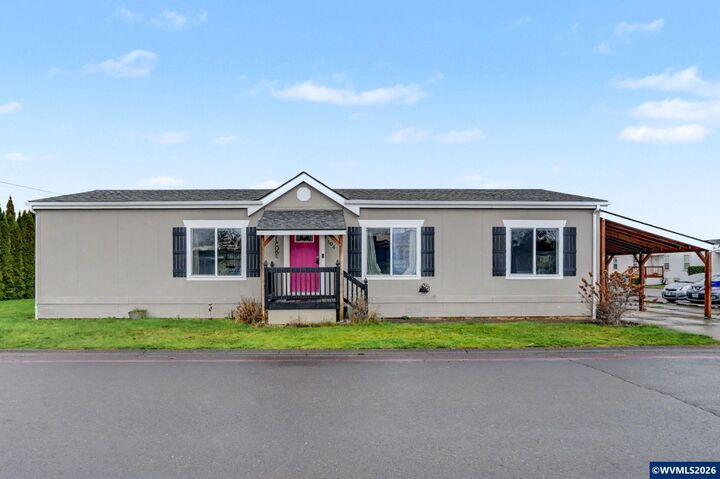 Property Photo:  104 Essex Dr SE 52  OR 97325 