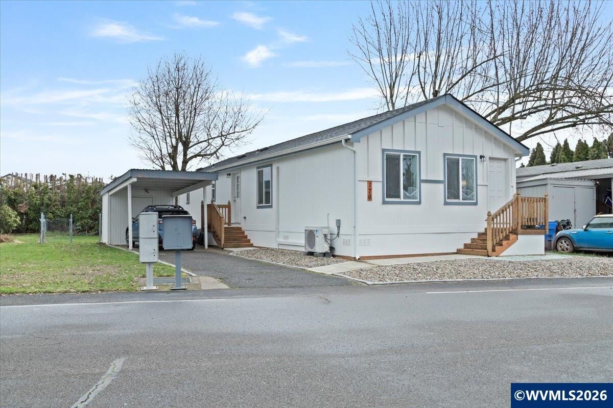 Property Photo:  176 Clearwater Av NE  OR 97301 