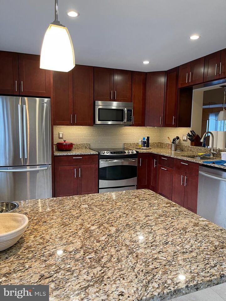 Property Photo:  10354 College Square  MD 21044 