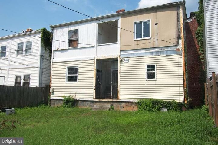 Property Photo:  1219 Simms Place NE  DC 20002 