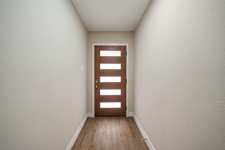 Property Photo: 355 Windsor Square TX 77511