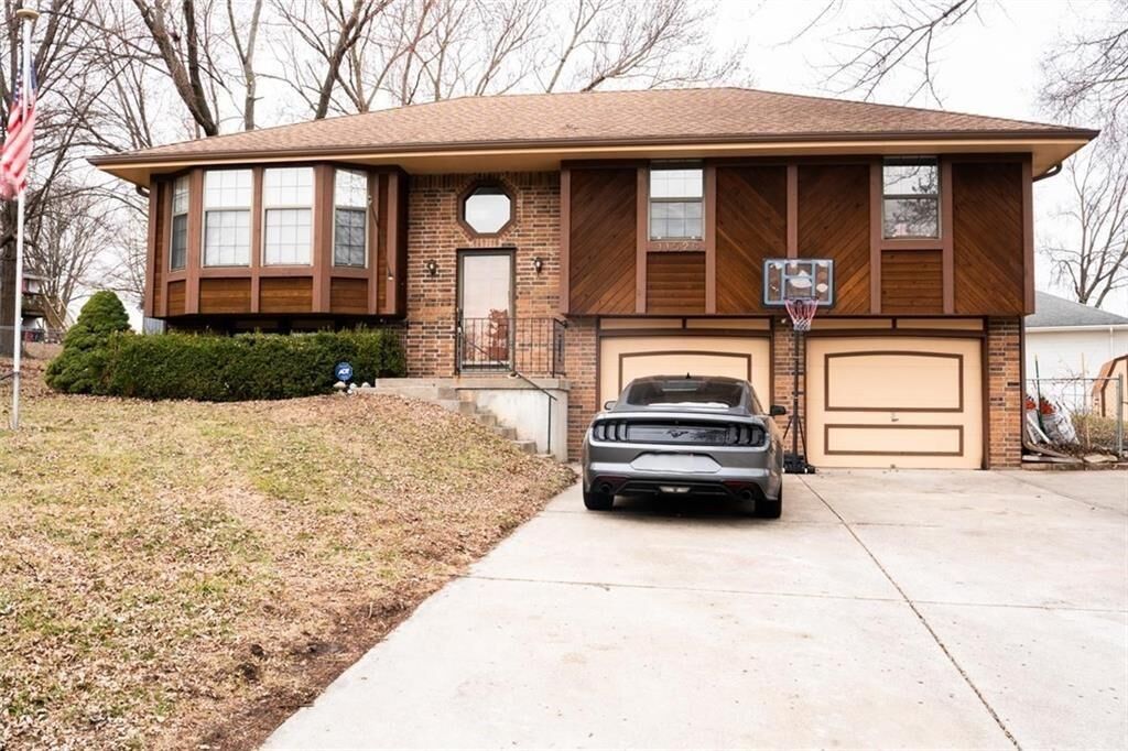Property Photo:  11526 N Wayne Avenue  MO 64155 
