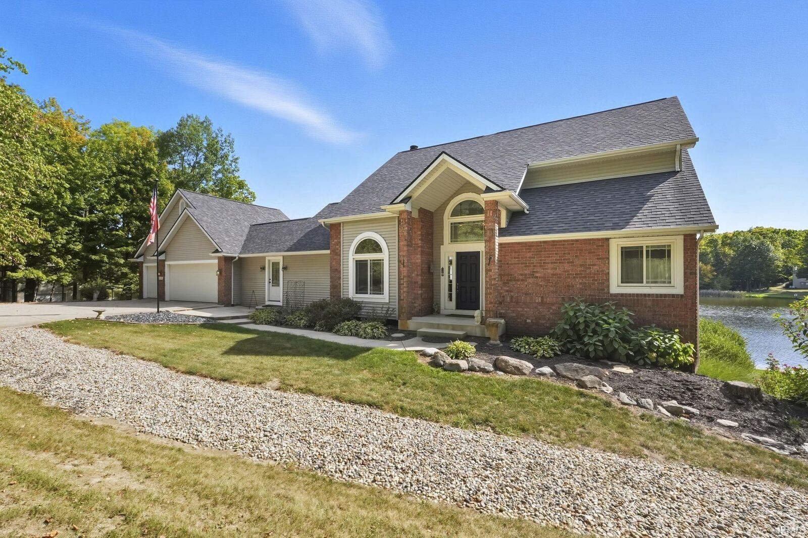 Property Photo: 2034 County Road 68 IN 46706