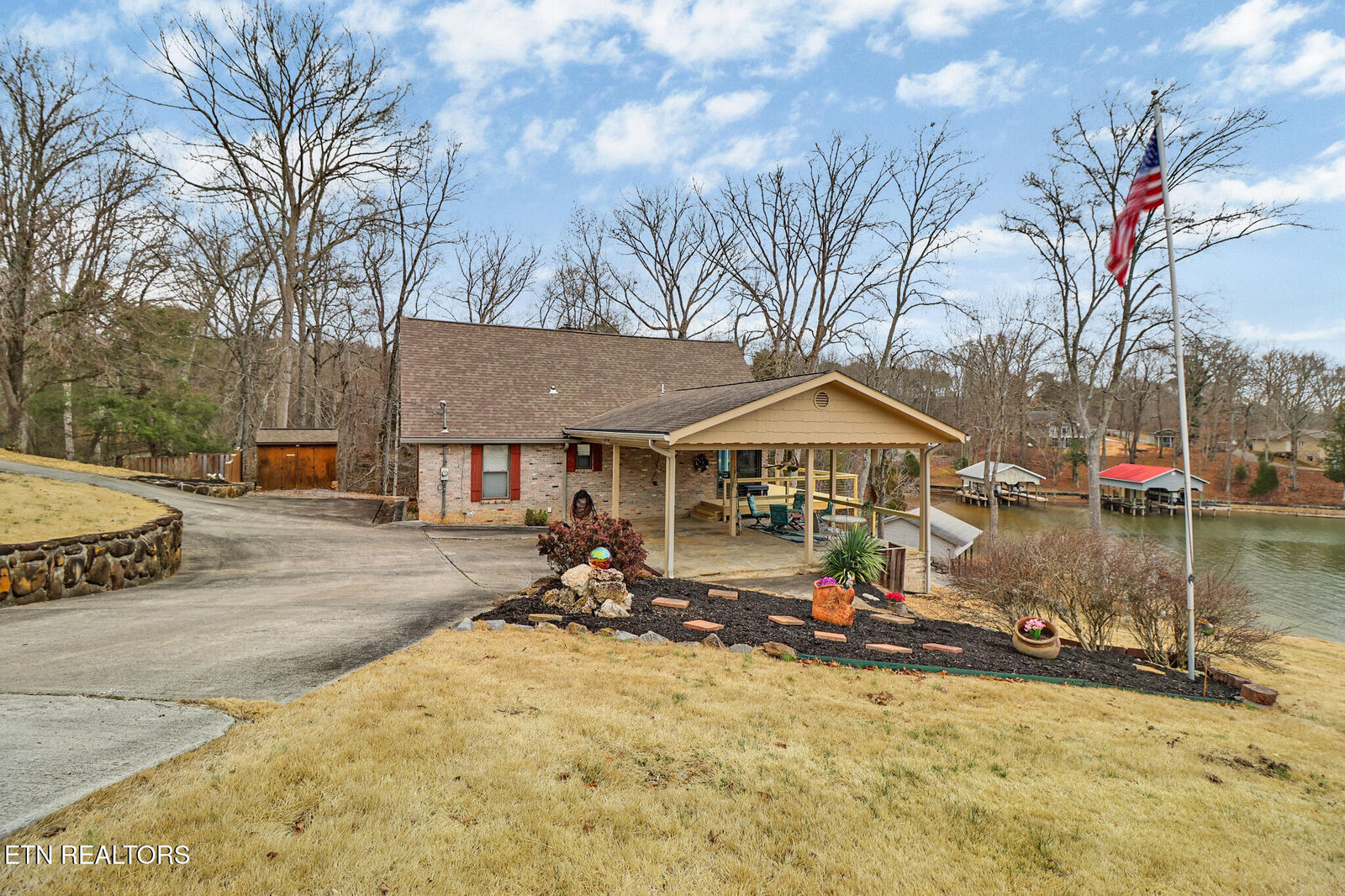 Property Photo:  165 Lakeshore Court  TN 37381 
