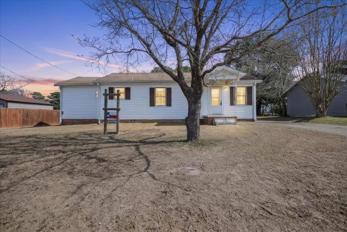 Property Photo:  1706 Baxter Ave  TX 75602 