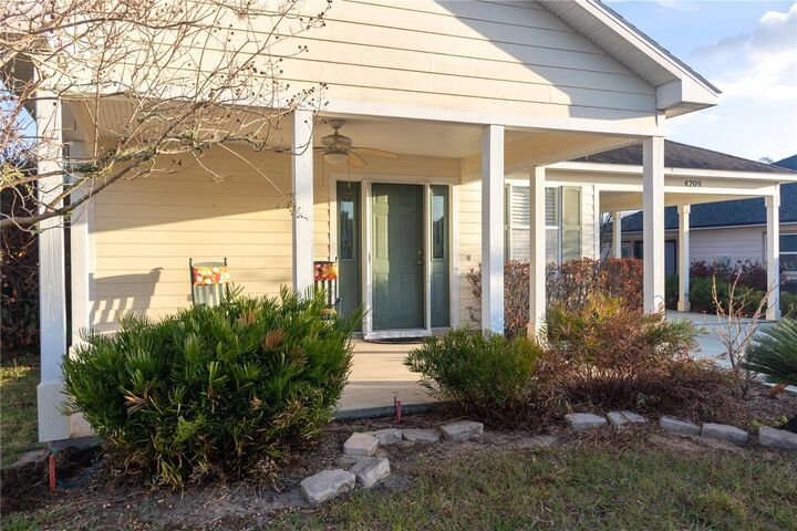 Property Photo:  4209 Jacaranda Drive  FL 33898 