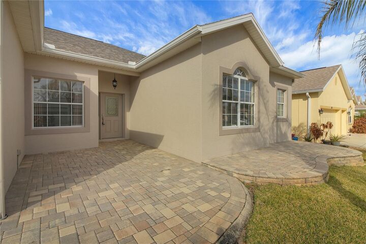 Property Photo:  3715 Mulberry Grove Loop  FL 34748 