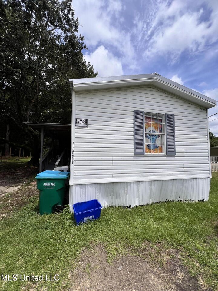 Property Photo:  1820 Broadmoor Drive  MS 39553 