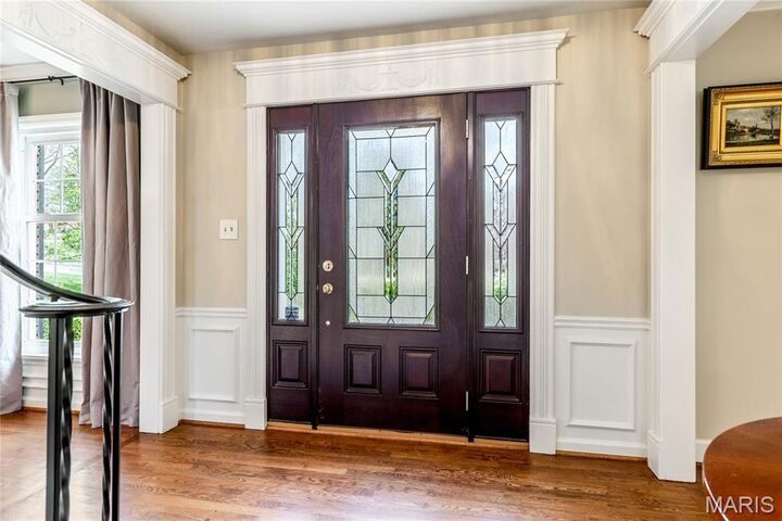 Property Photo: 1121 Westmoor Place MO 63131