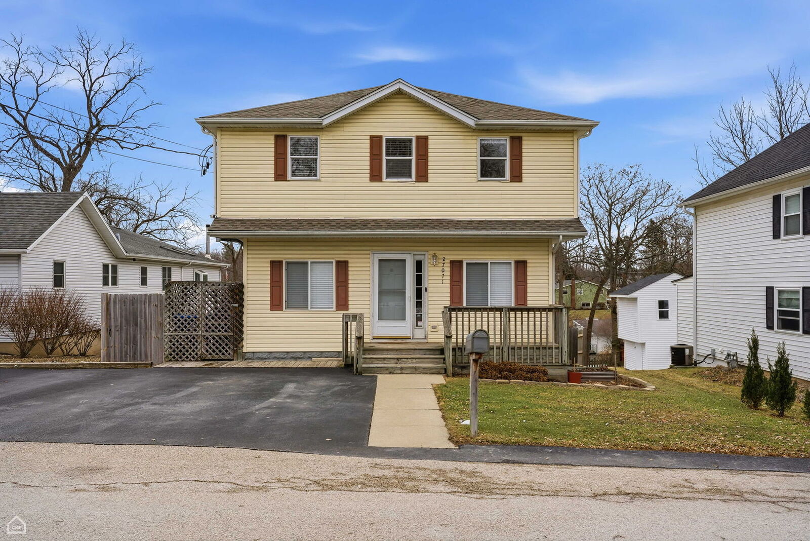 Property Photo:  27071 N Ridge Street  IL 60084 