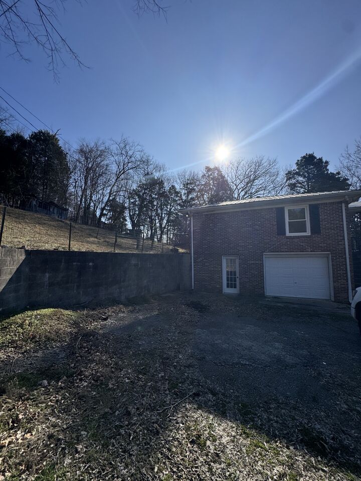 Property Photo:  36 Hartsville Pike  TN 37030 