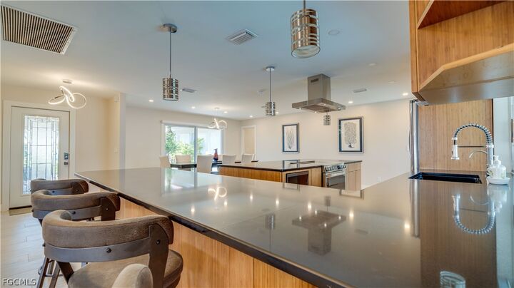 Property Photo:  5331 Mayfair Court  FL 33904 