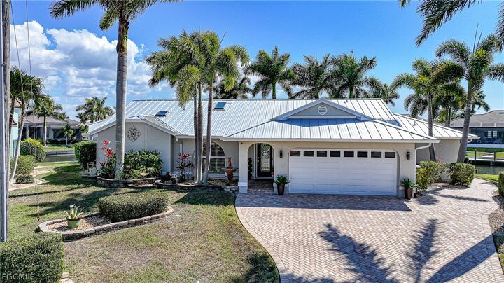 Property Photo:  803 Lucia Drive  FL 33950 