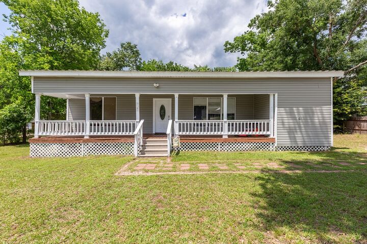 Property Photo:  240 W 7th Street  TX 75862 