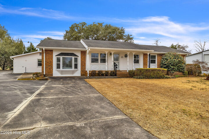 Property Photo: 114 Valley Court NC 28540