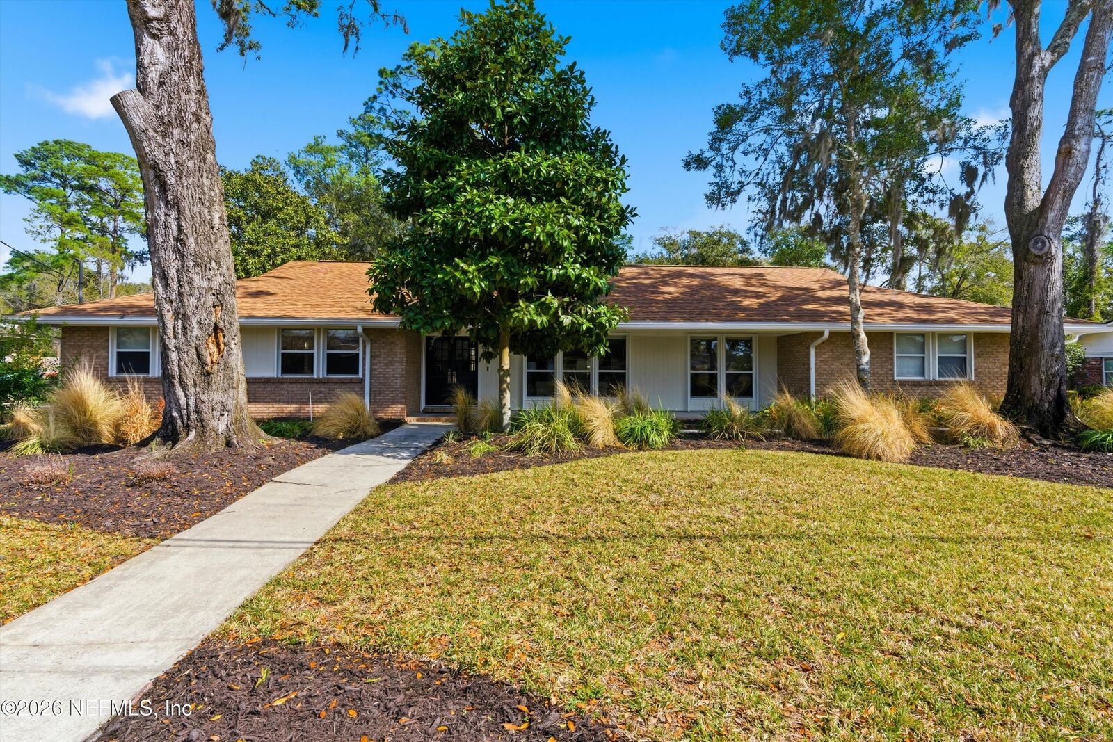 Property Photo:  8631 San Servera Drive E  FL 32217 