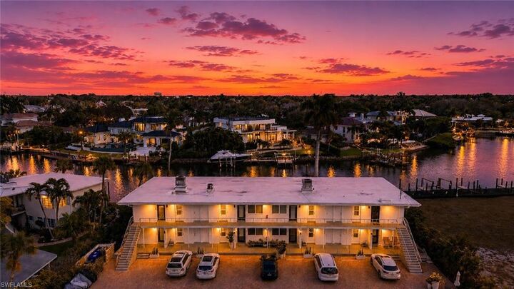 Property Photo:  1550 Gulf Shore Blvd N E6  FL 34102 