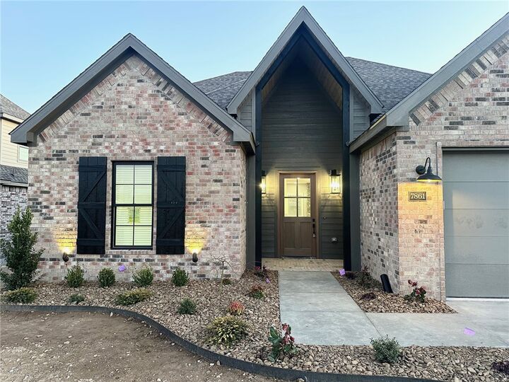 Property Photo: 7861 Via Roma Avenue AR 72762