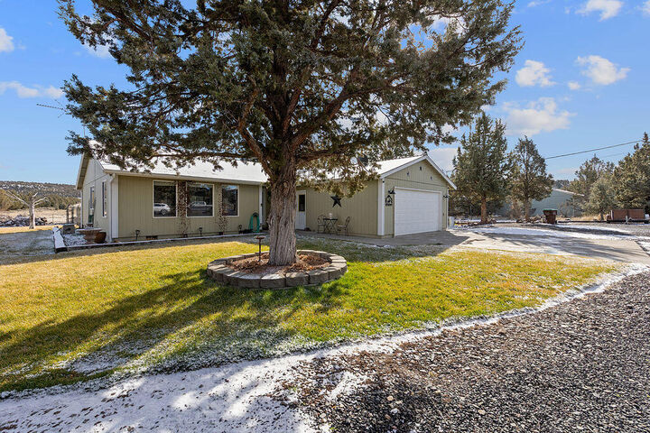 Property Photo:  13574 SE Southwood Drive  OR 97754 
