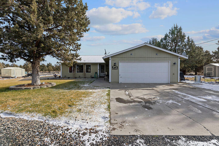 Property Photo:  13574 SE Southwood Drive  OR 97754 