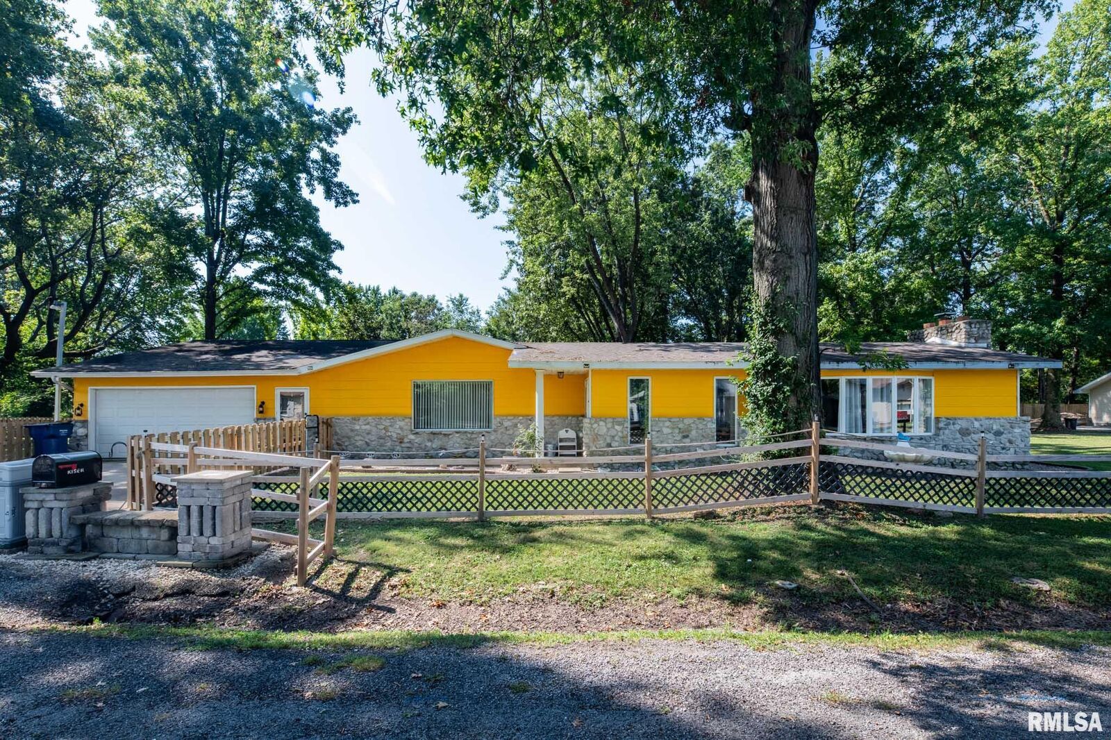 Property Photo:  708 E Candy Cane Lane  IL 62896 