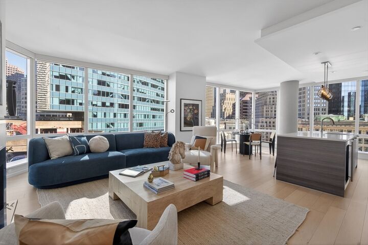 Property Photo:  1 Franklin St 1408  MA 02110 