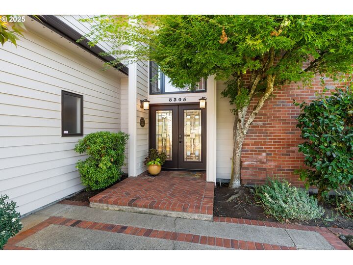 Property Photo:  8305 NE 71st St  WA 98662 