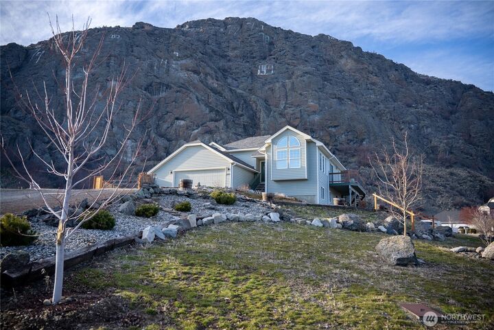Property Photo: 2206 Summit Drive WA 98844