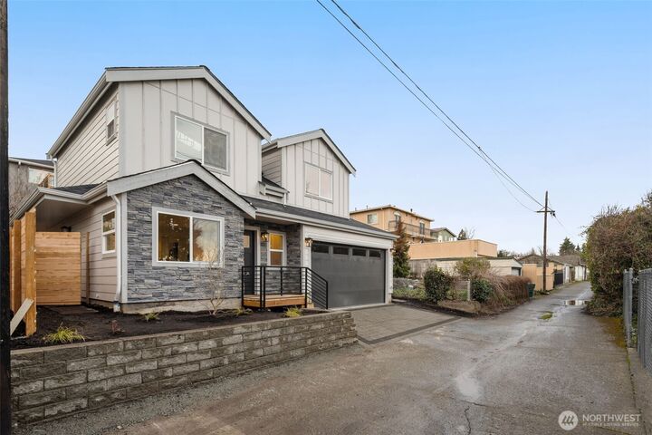 Property Photo:  2330  17th Avenue S  WA 98144 