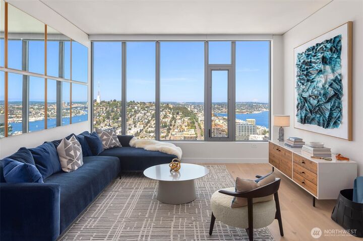 Property Photo:  2510  6th Avenue 3501  WA 98121 