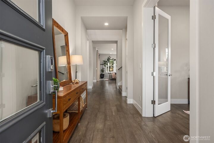 Property Photo:  8722 NE Winslow Grove Court  WA 98110 