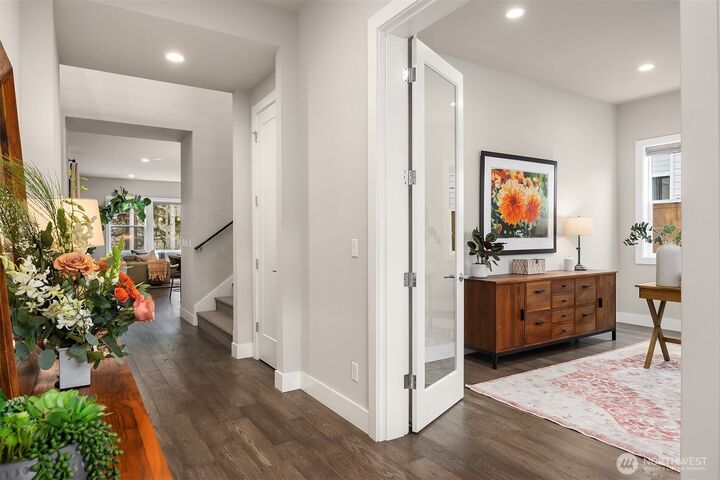 Property Photo:  8722 NE Winslow Grove Court  WA 98110 