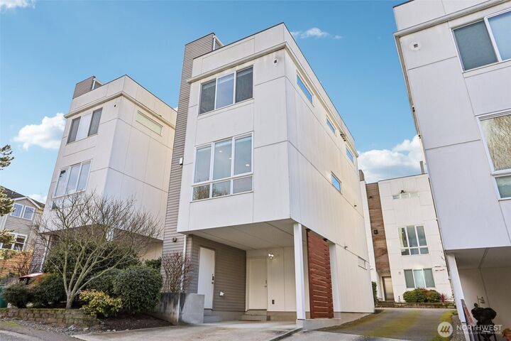 Property Photo:  3412  22nd Avenue W  WA 98199 