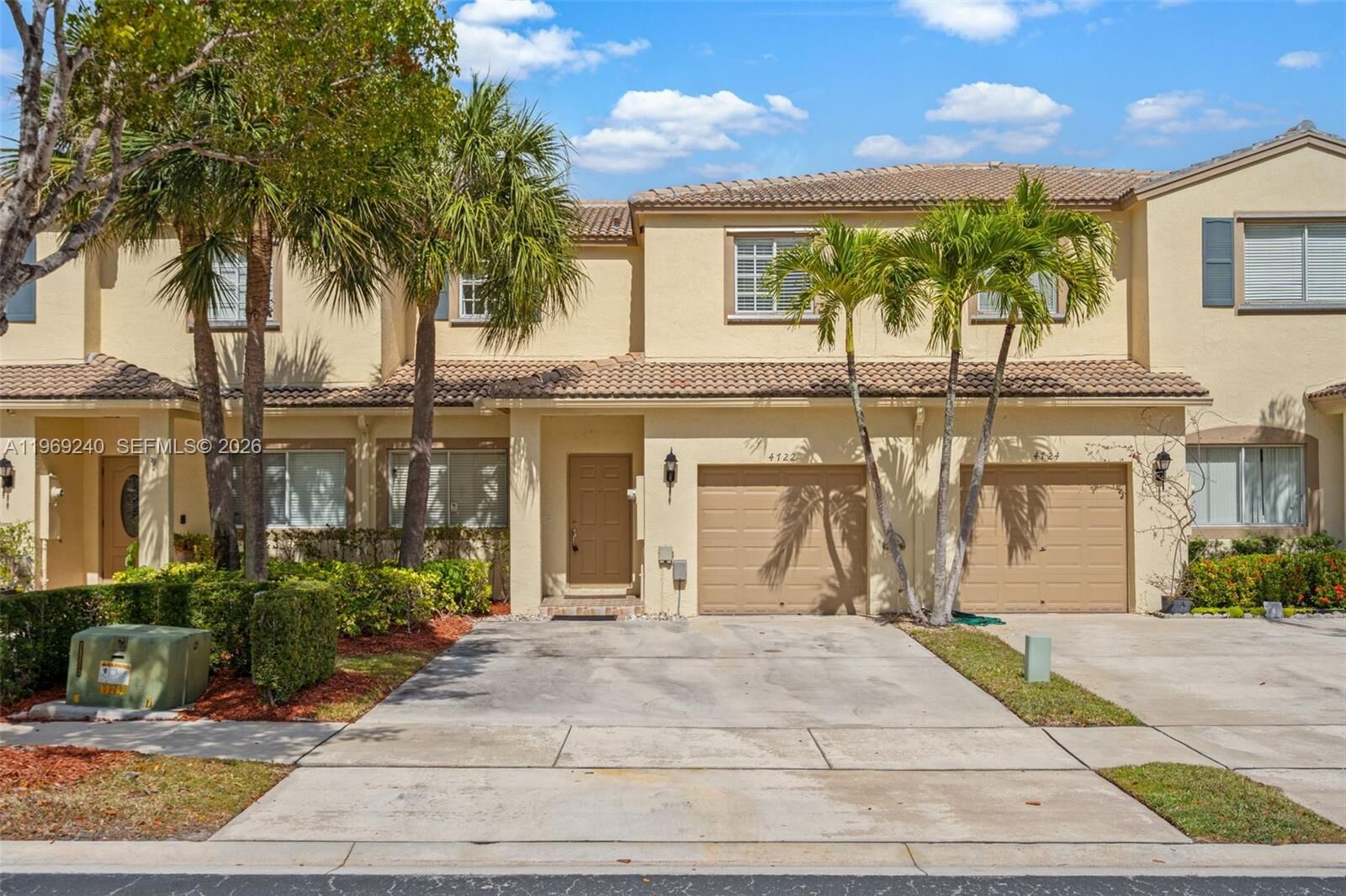 Property Photo:  4722 Lago Vista Dr  FL 33073 