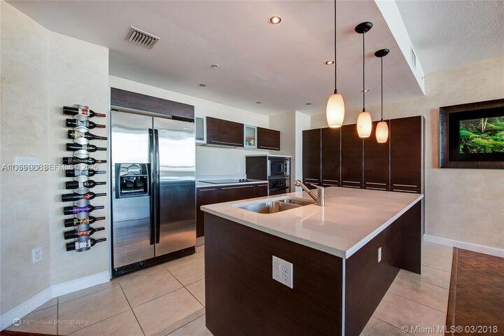 Property Photo:  1900 N Bayshore Dr 3218  FL 33132 