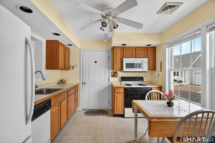 Property Photo: 16 Silverbrook Lane 16 CT 06413