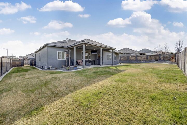 Property Photo:  595 Troy Ave  WA 99353 