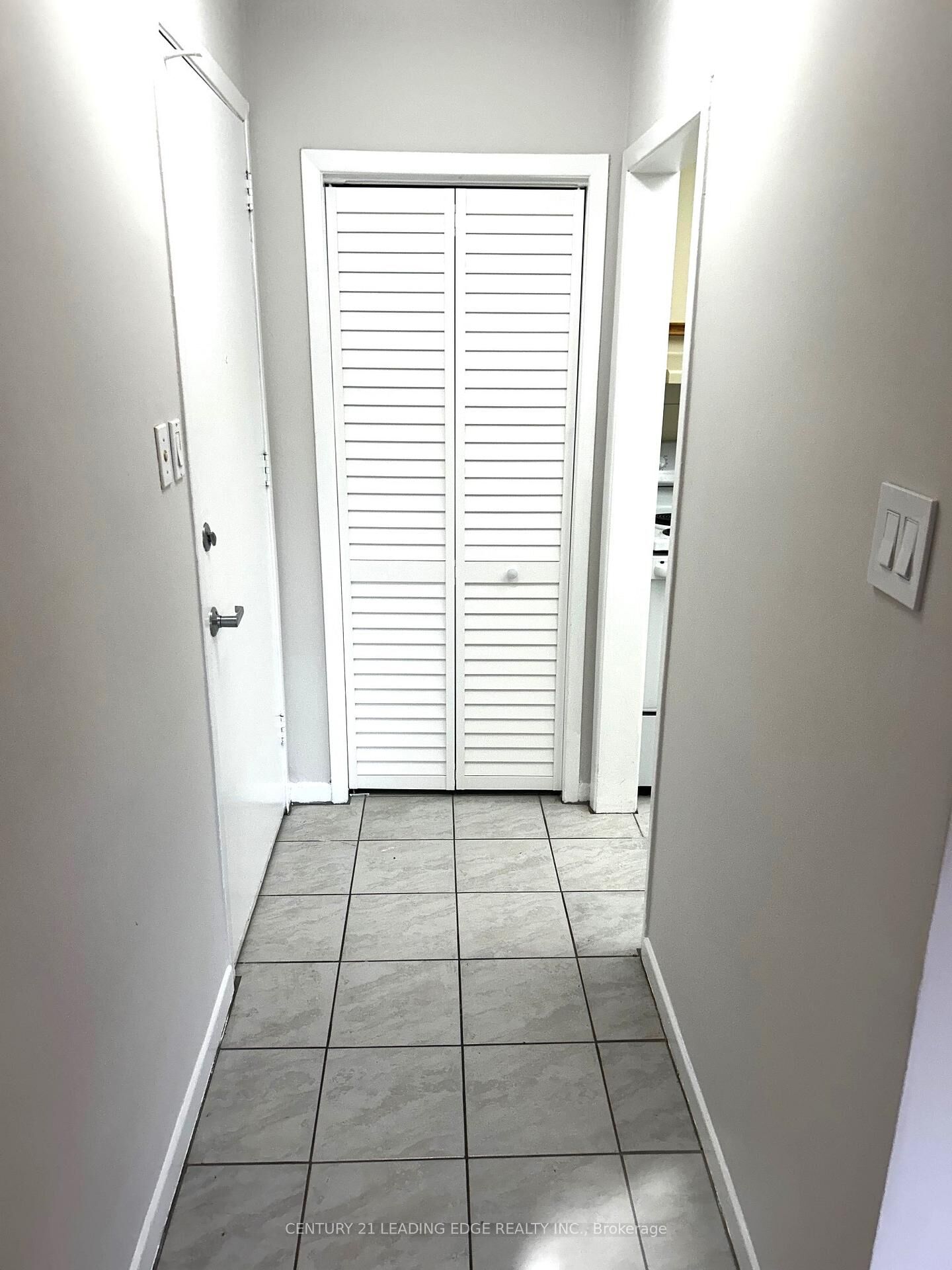 Property Photo:  1013 Pape Avenue B  ON M4K 3V8 