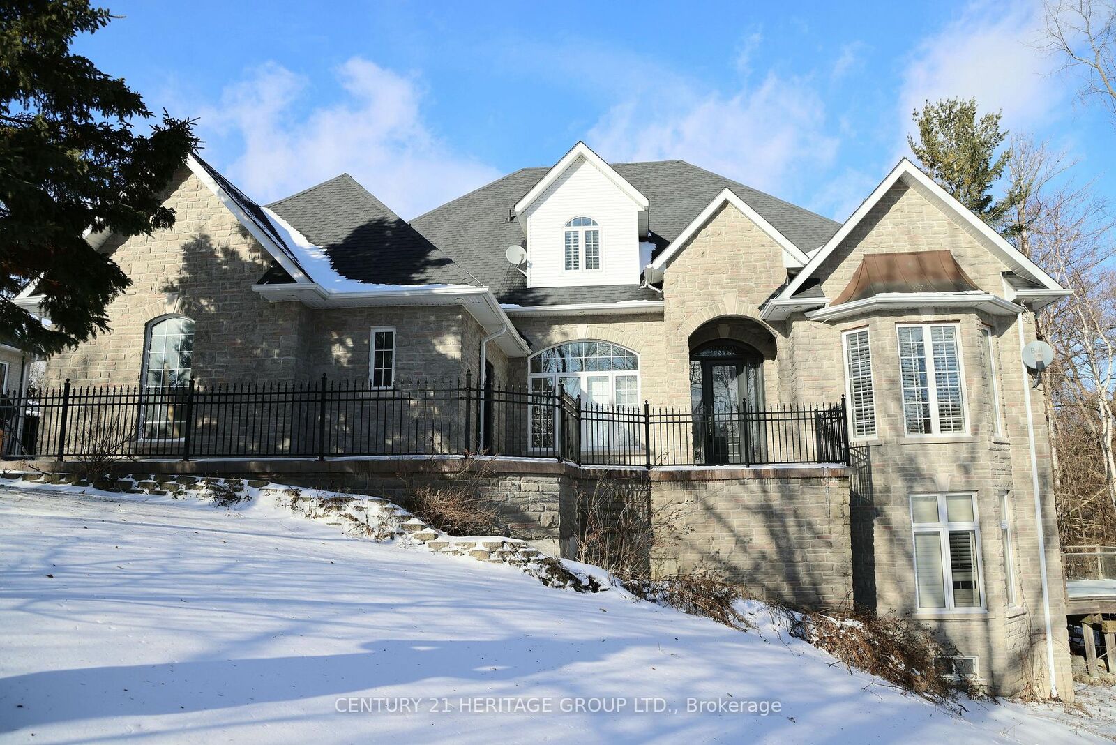 Property Photo: 369 Coventry Hill Trail ON L3X 2A1