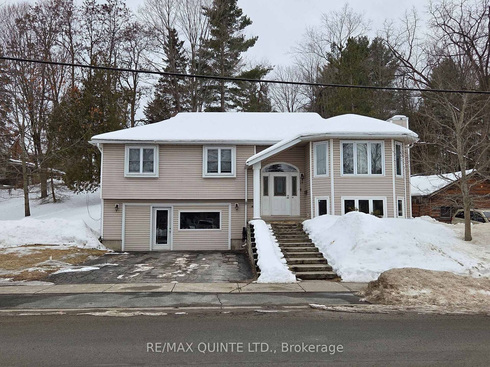 Property Photo: 14 McCamon Avenue ON K0K 3J0